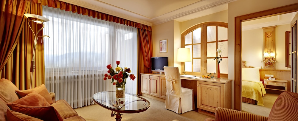 Suite, Balcony, Mountain View (50m²) photo 2