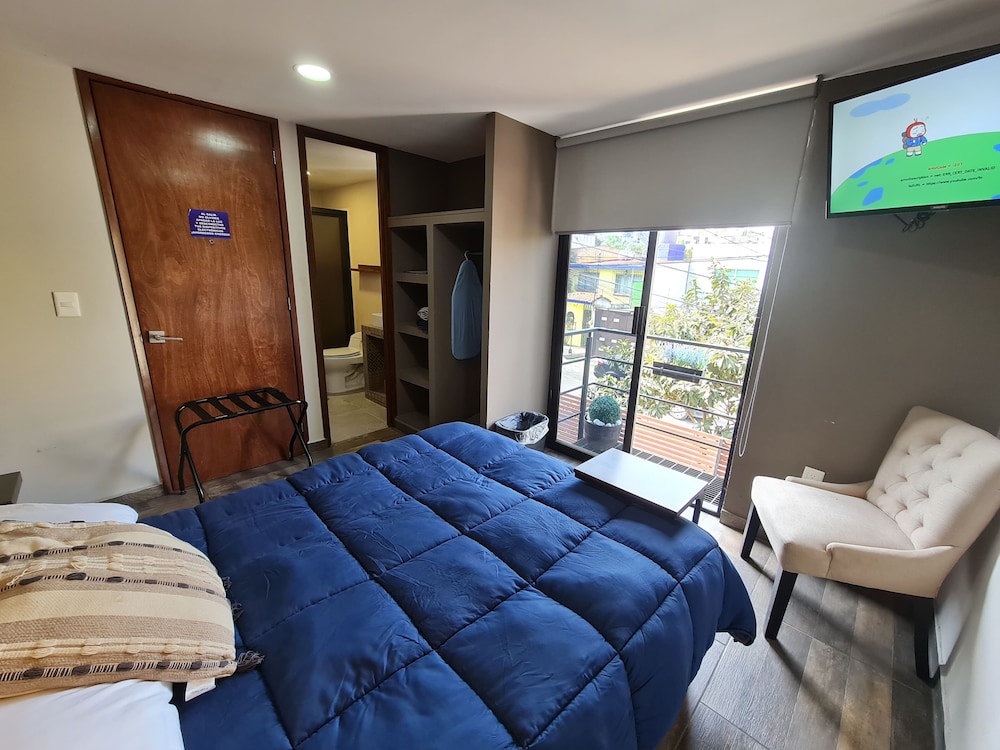 Deluxe Room, Balcony, City View photo 3