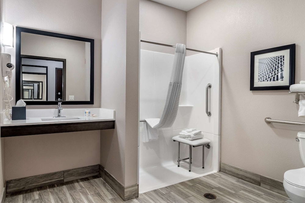 Suite, Multiple Beds, Accessible, Non Smoking - Photo 12
