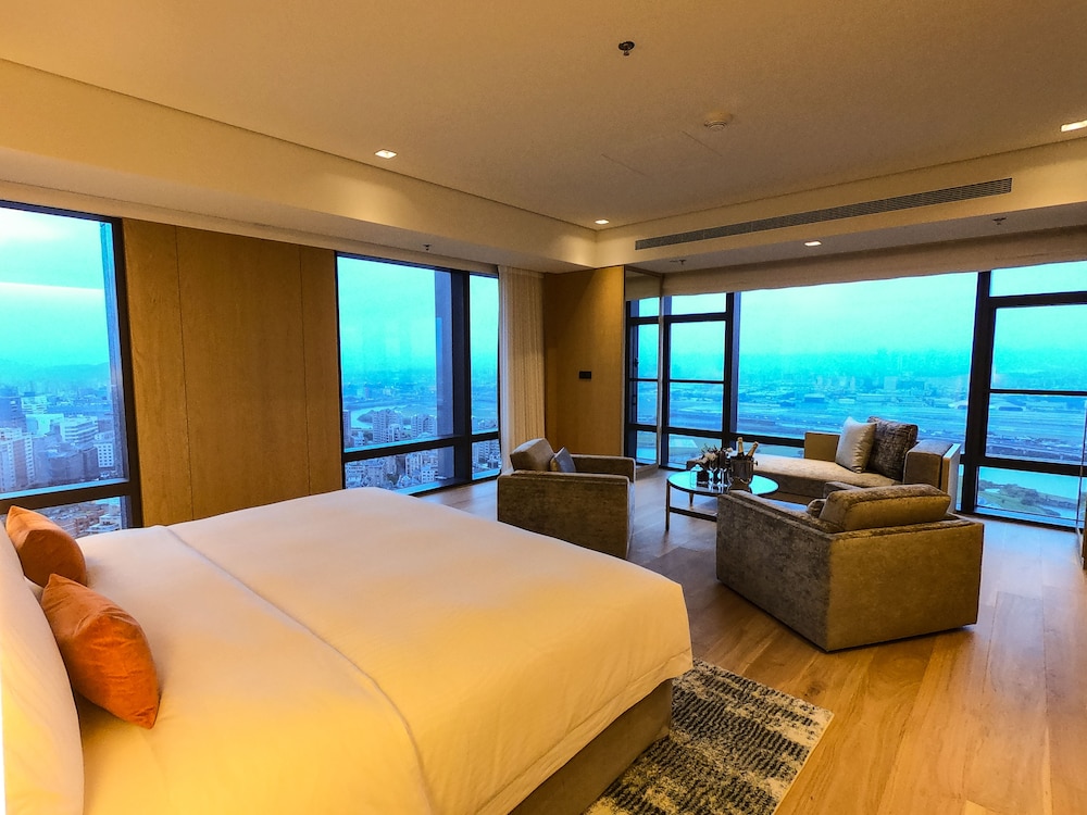 Executive Suite, 1 Bedroom, Executive Level photo 2