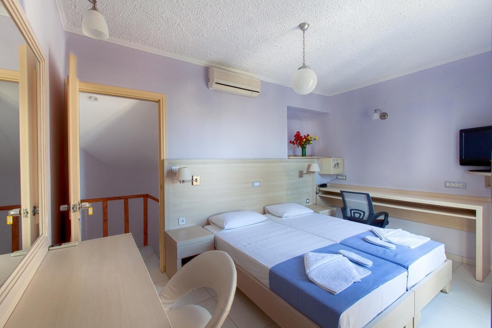 Apartment, 2 Bedrooms, Balcony photo 1