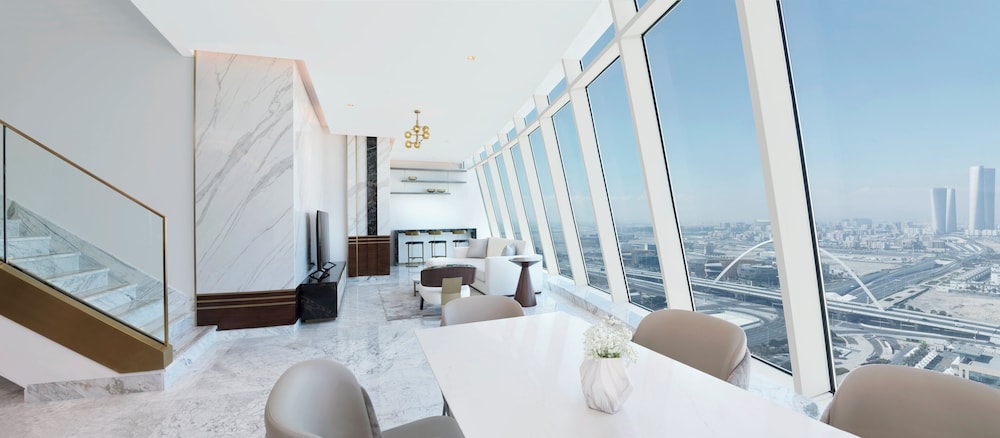 Suite (Penthouse) - Photo 2