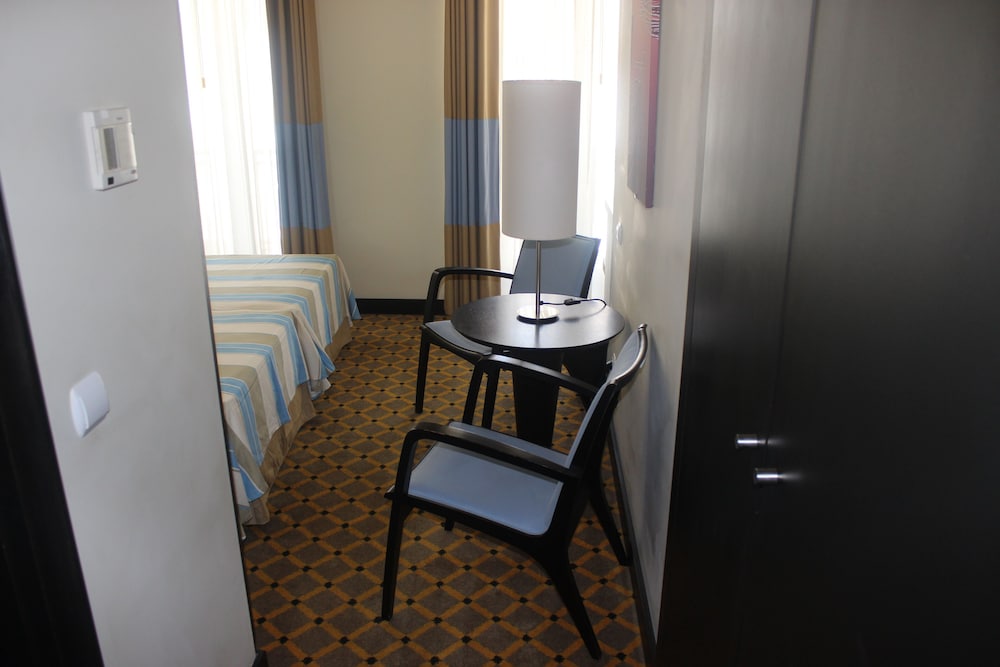 Standard Double Room - Photo 13