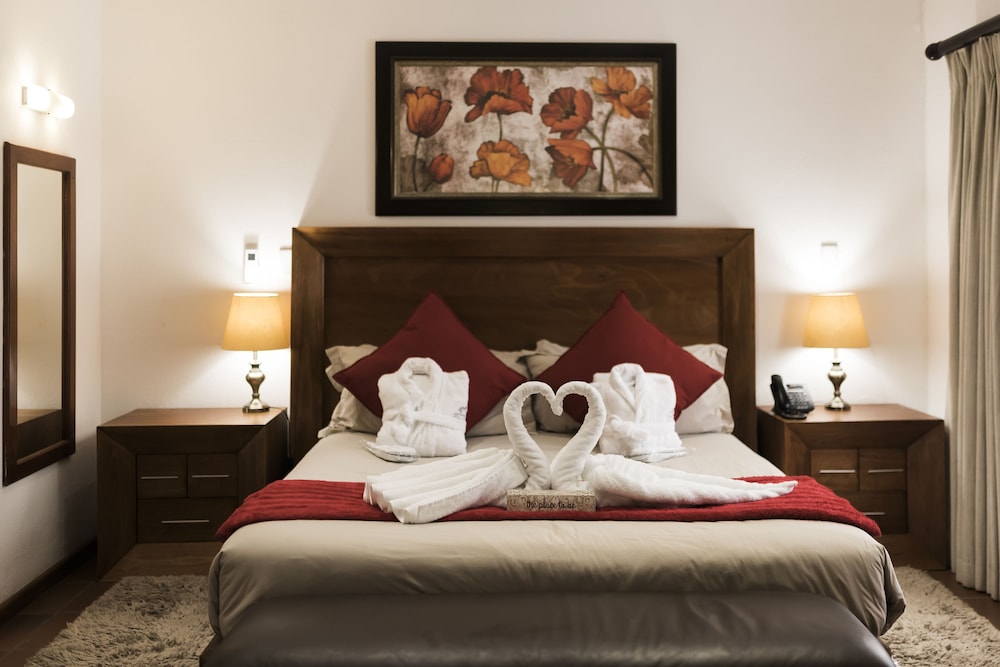 Executive Suite - Photo 7