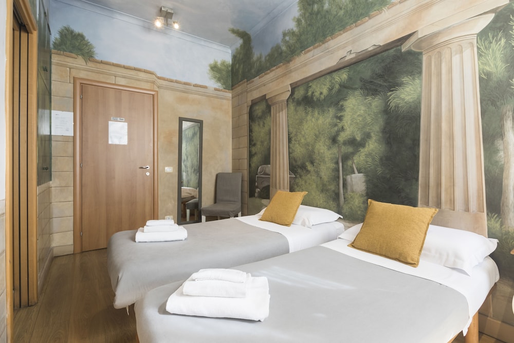 Economy Double or Twin Room (extra bed) photo 3
