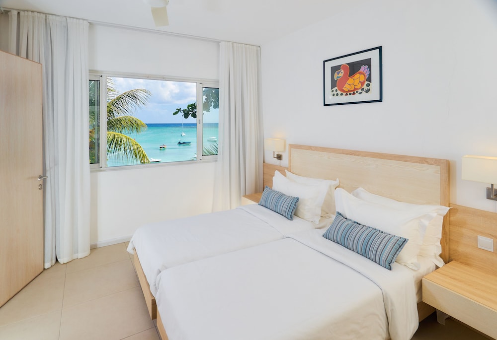 Panoramic Apartment, 2 Bedrooms, Sea View, Beachfront