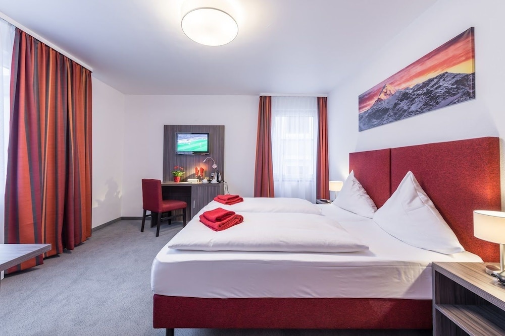 Triple Room, 3 Twin Beds photo 3