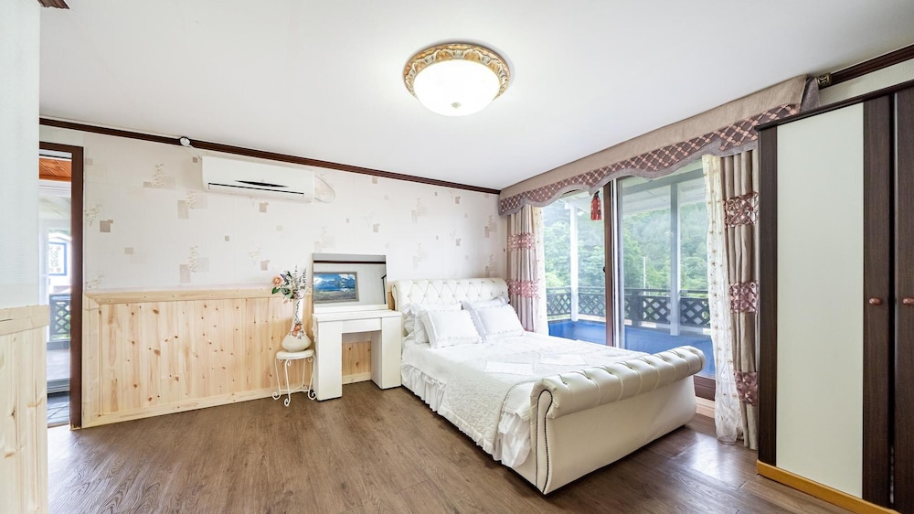 Basic Room, 1 Bedroom (Hwangeumsae ( F2 )) photo 1