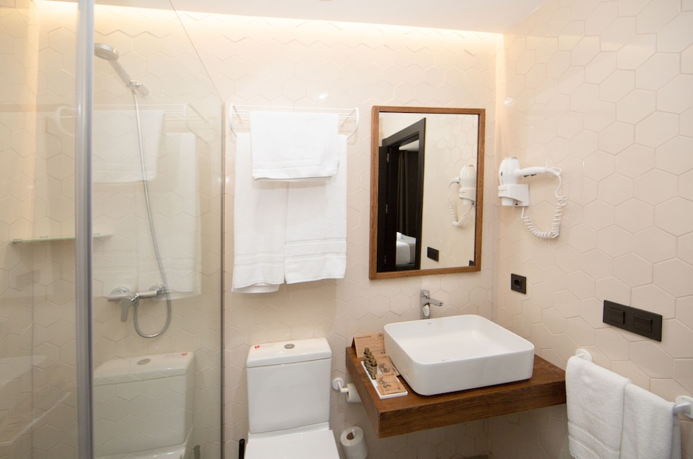 Superior Double Room, City View - Photo 8