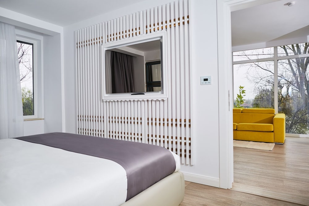 Senior Suite, Balcony