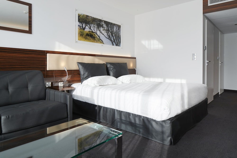 Executive Room - Photo 5