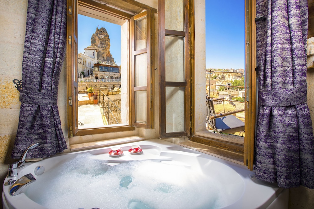 Jacuzzi Junior Suite - Photo 3