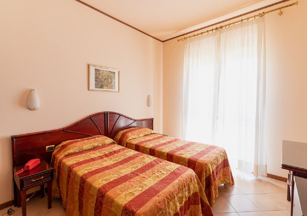 Twin Room, 2 Twin Beds