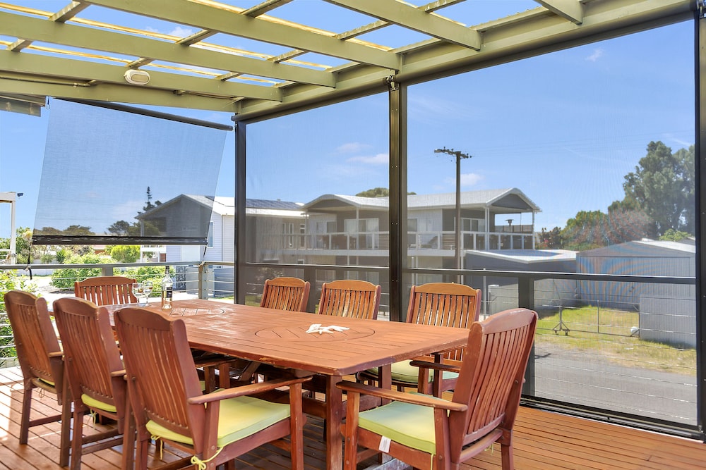 Green Reef Beach House photo 2