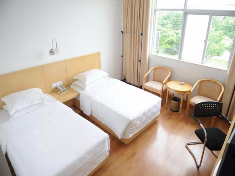 Standard Twin Room photo 1