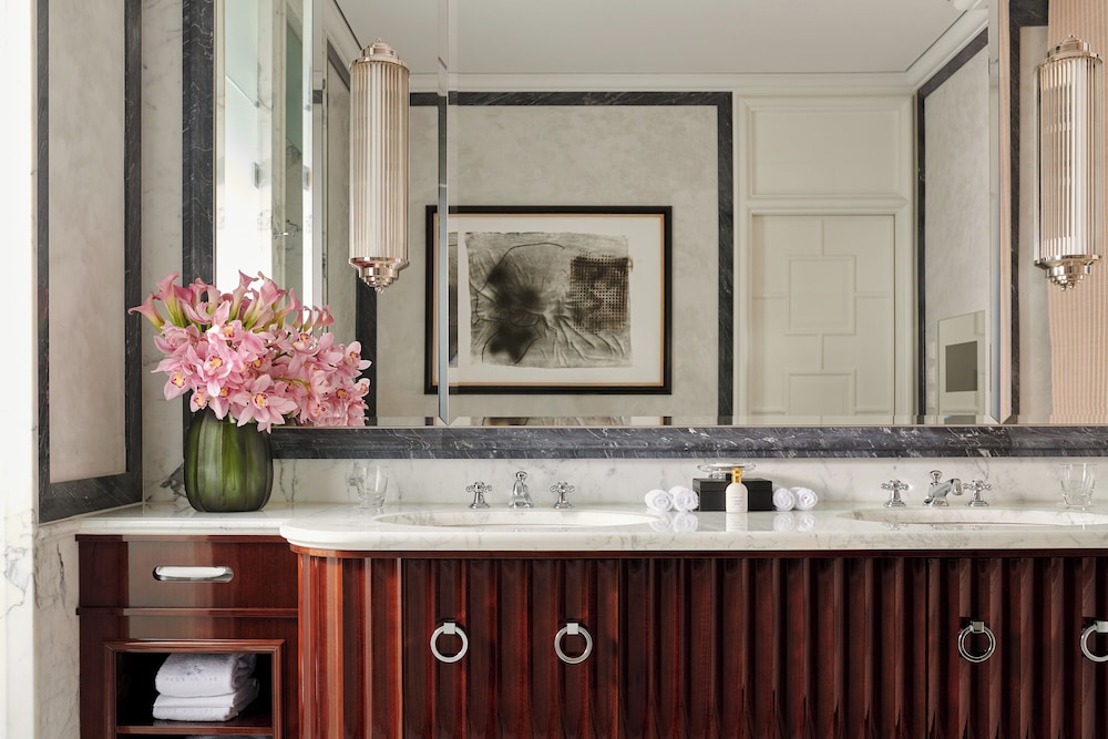 Suite, Lakeside (Corner) thumbnail 6