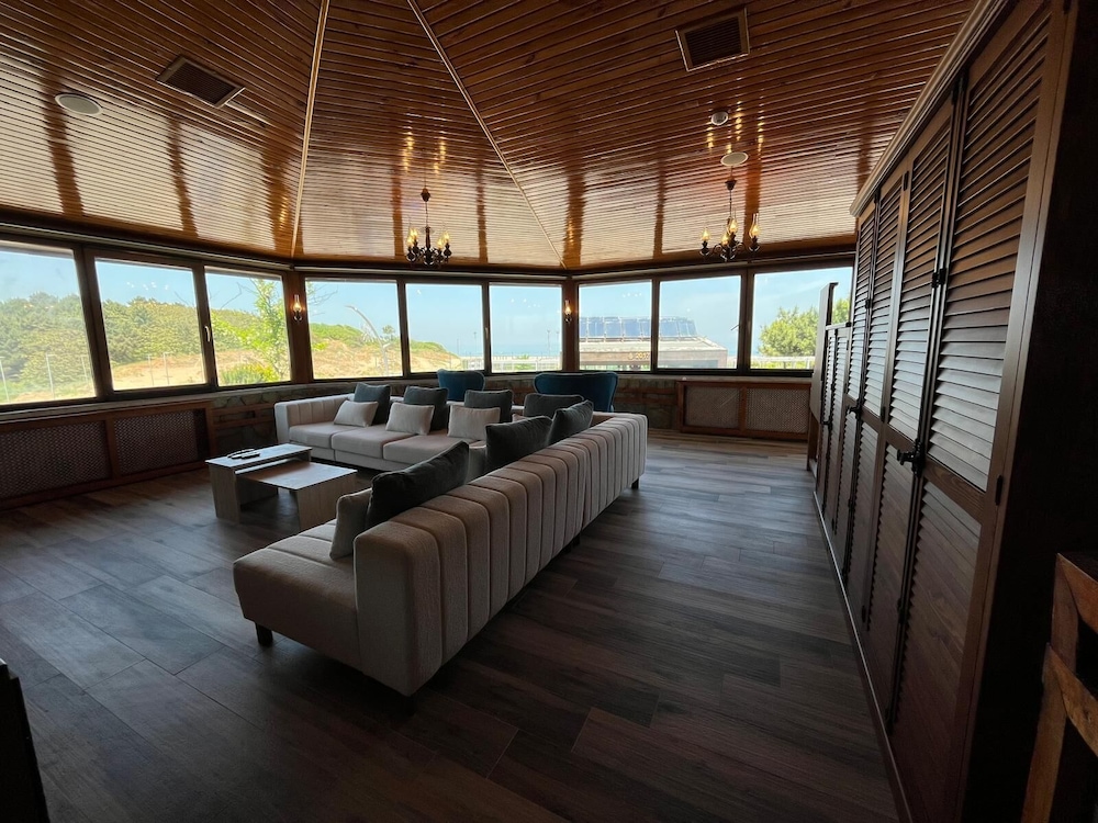 Executive Suite photo 3
