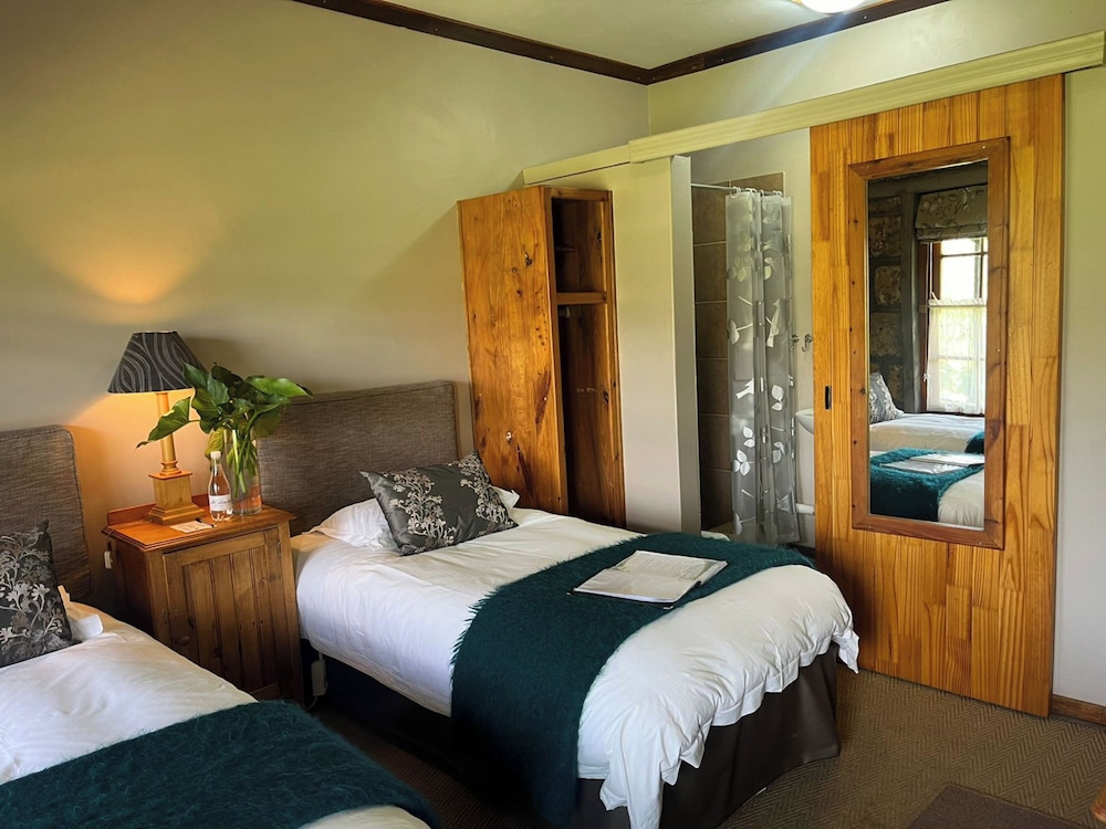 Basic Twin Room photo 2