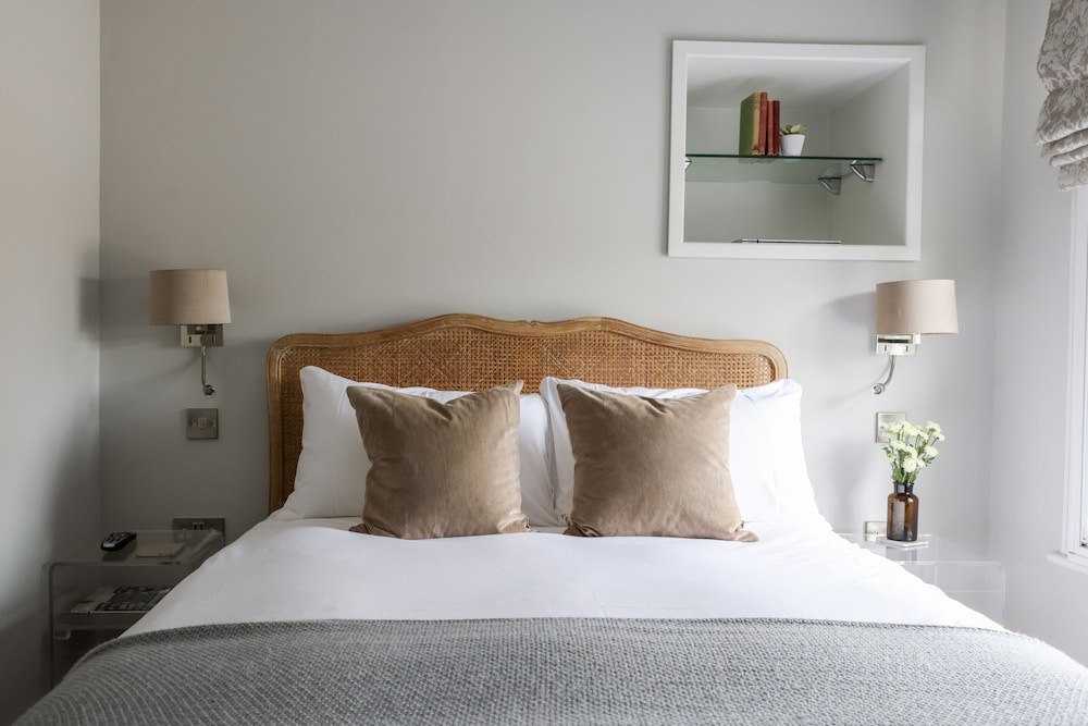 Deluxe Double Room, Ensuite photo 1