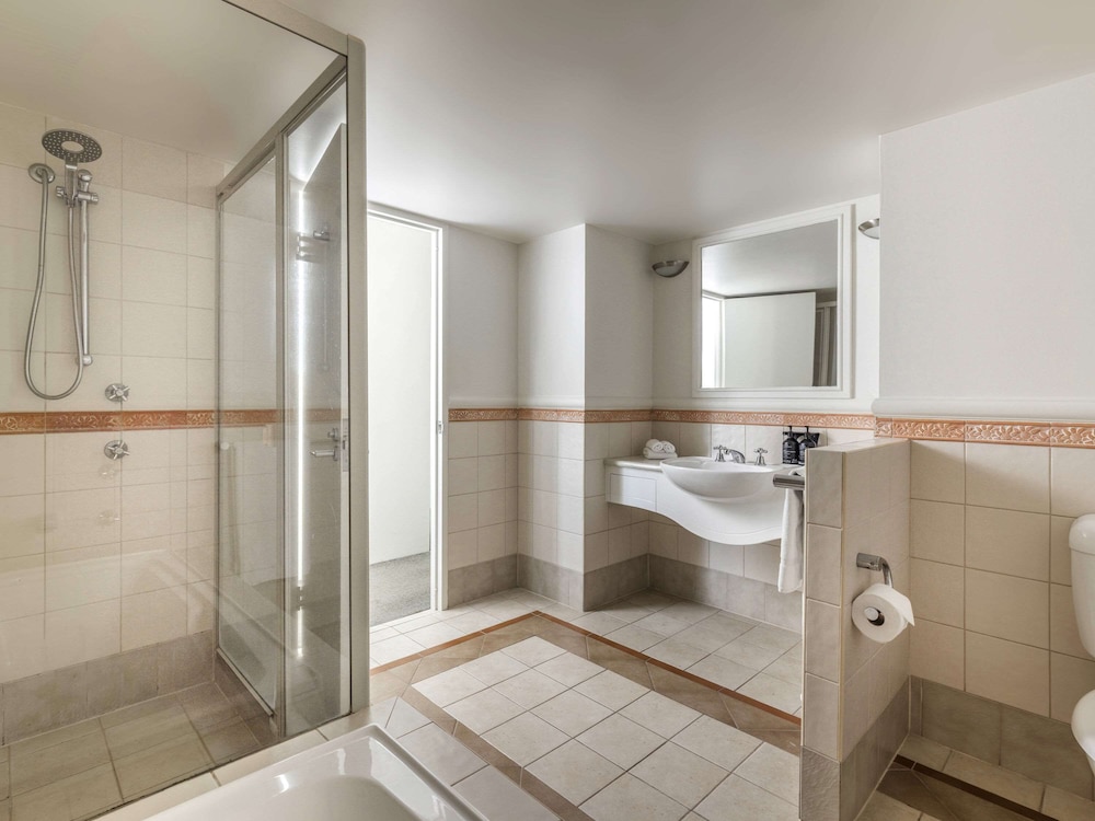 3 Bedroom - Photo 11
