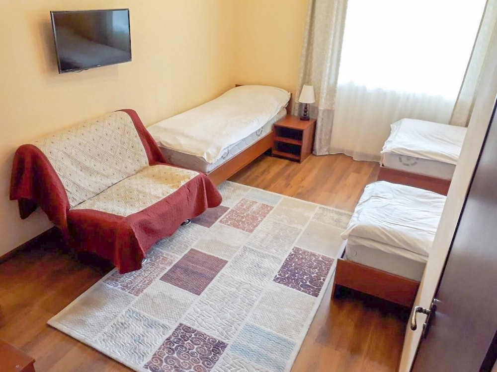 Basic Triple Room photo 2