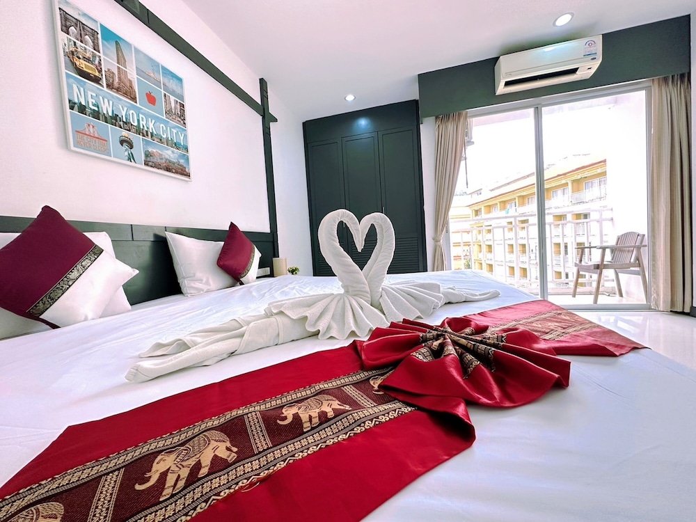 Deluxe Double or Twin Room, Balcony