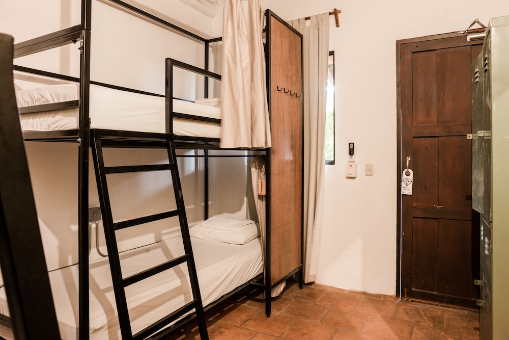4 Bed Mixed Community Dorm photo 3