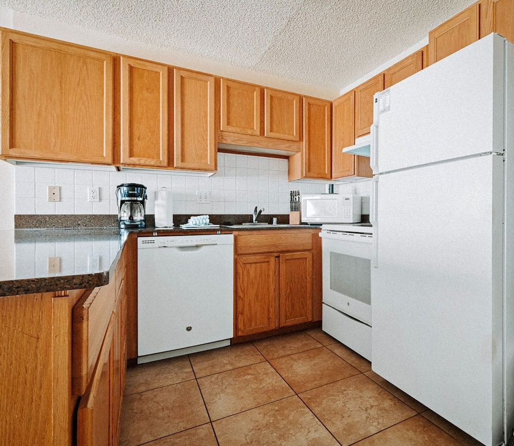 Condo, 1 Bedroom, Kitchen - Photo 5