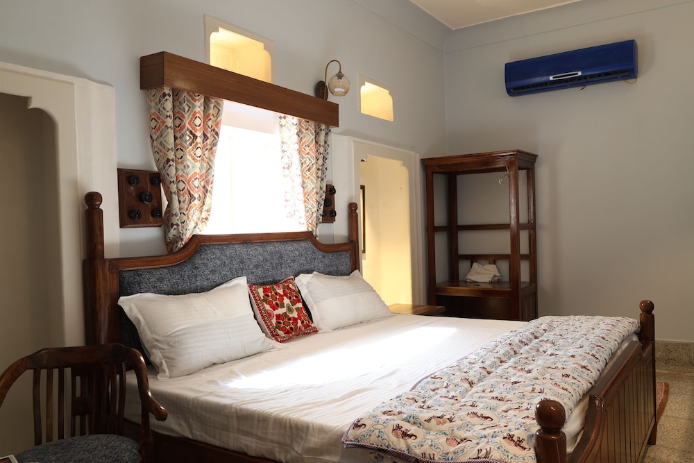 Deluxe Double Room, Hill View photo 3