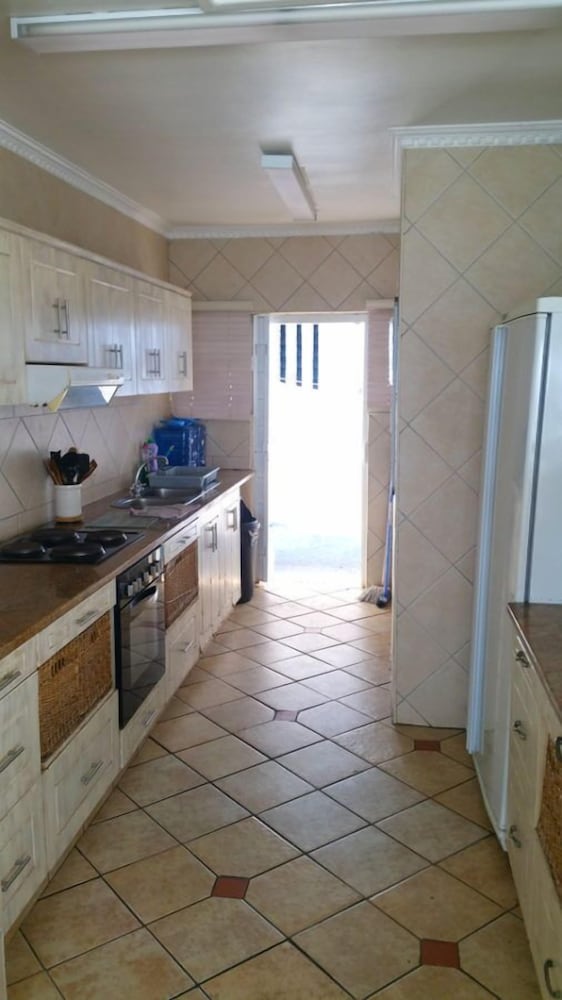 House, 5 Bedrooms, Oceanfront photo 2