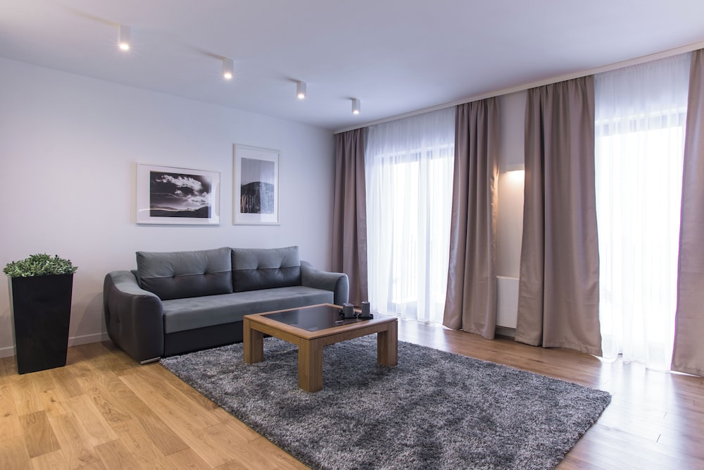 Apartment (258)