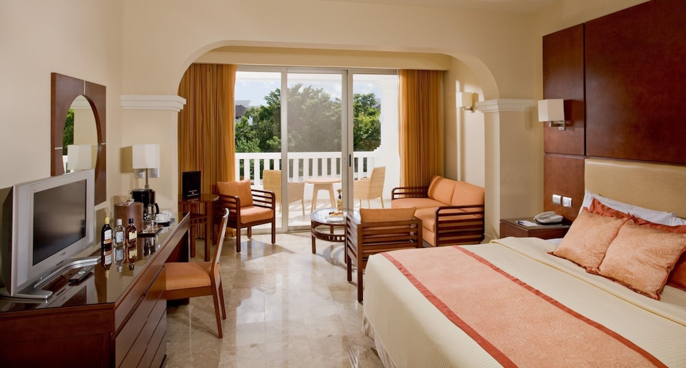 Deluxe Suite, Garden View - Photo 1