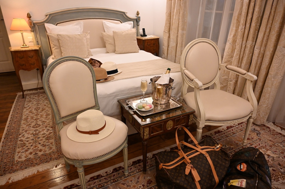 Deluxe Double Room, Private Bathroom - Photo 7