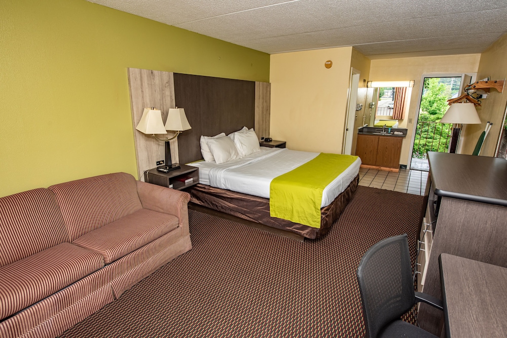 Comfort Single Room, 1 King Bed, City View photo 2