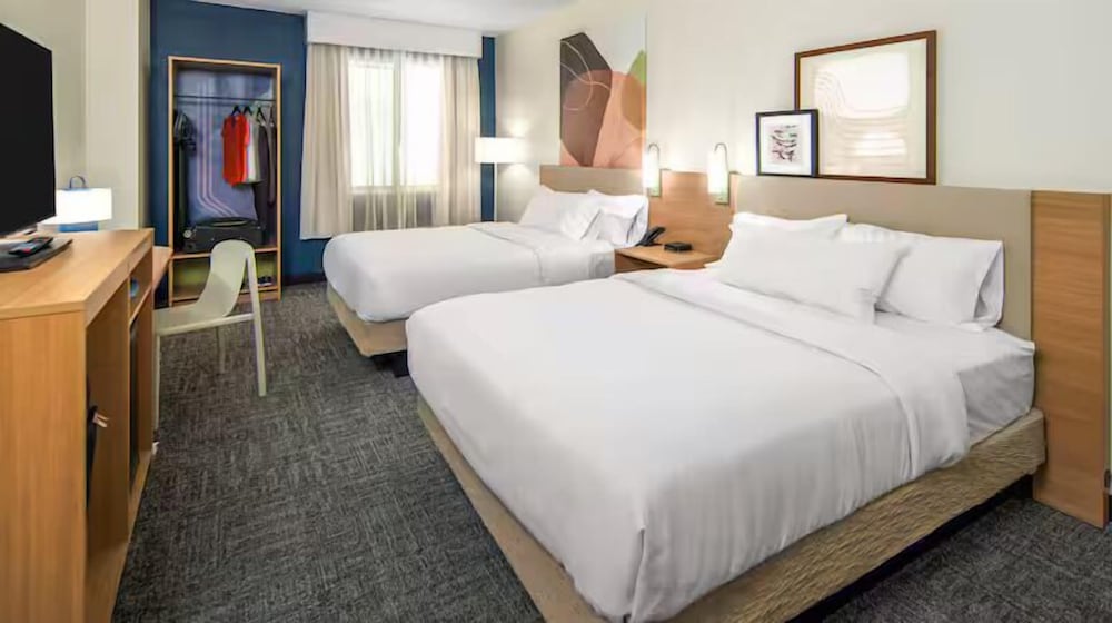 Room, 2 Queen Beds - Photo 1