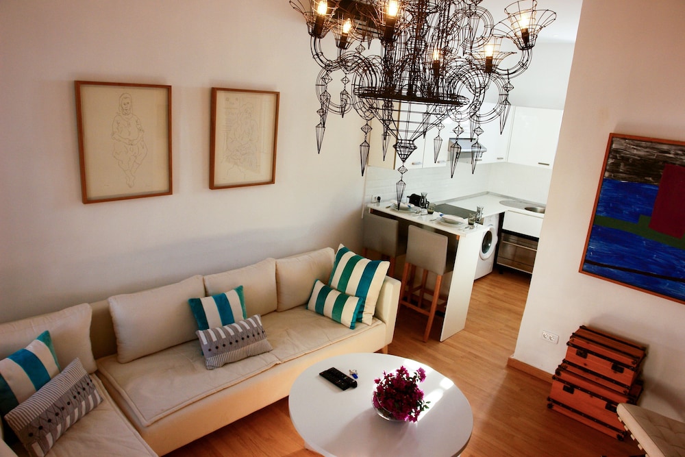 Villa photo 1