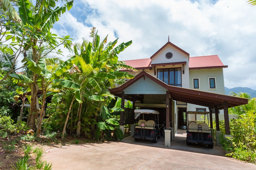 Stadthaus, 4 Schlafzimmer, Privater Pool, direkt am Meer (Maisonette)