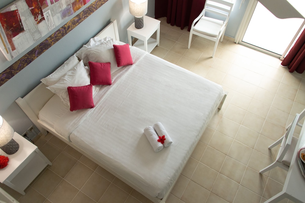 Premium Quadruple Room, Multiple Beds, Non Smoking, Sea View photo 2