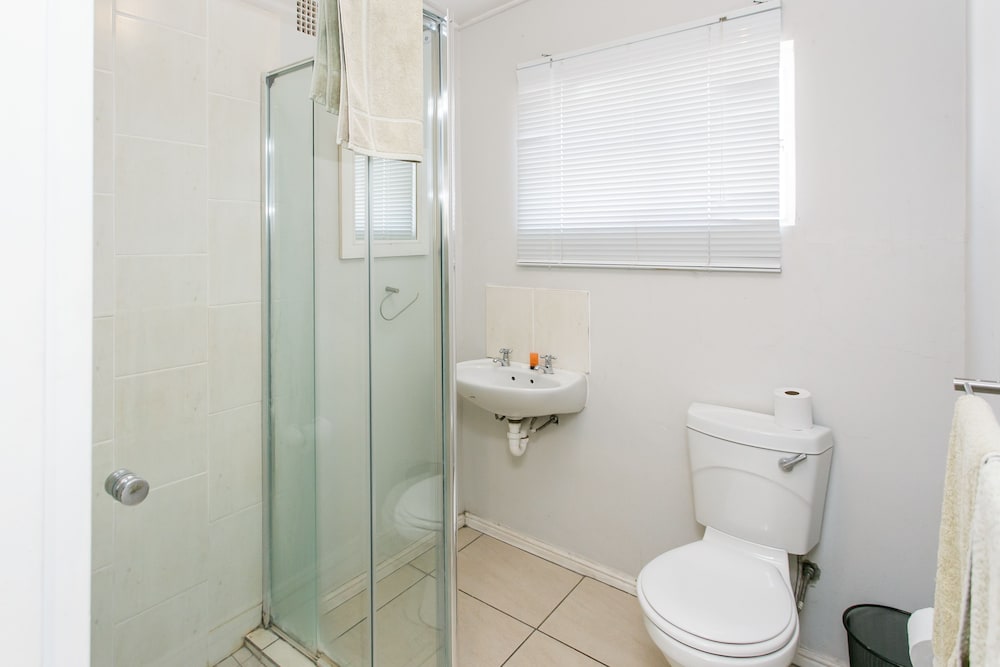 Comfort Room, 1 Bedroom ( Self-Catering Double + Single + Bunk) photo 2