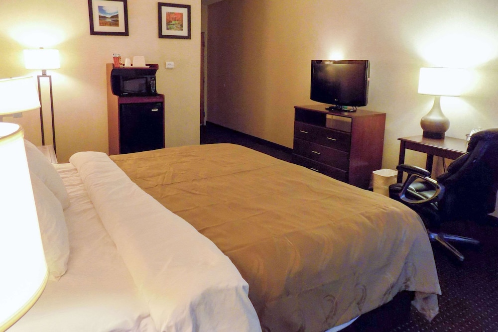 Room, 1 King Bed, Accessible, Non Smoking - Photo 3