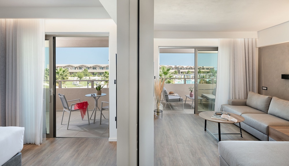 Family Suite, Pool View