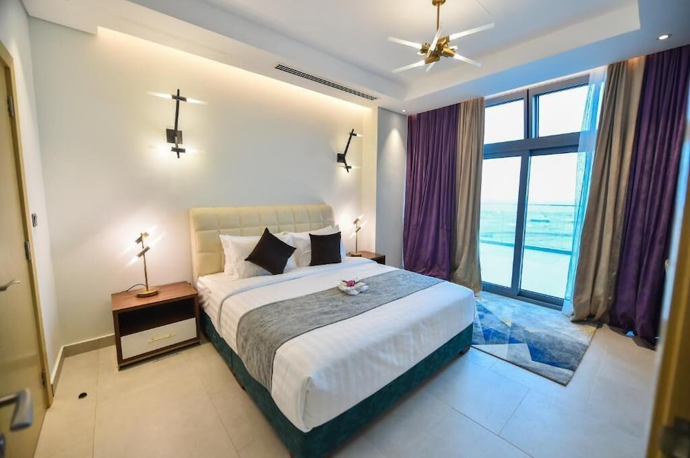 One-Bedroom Apartment Sea View