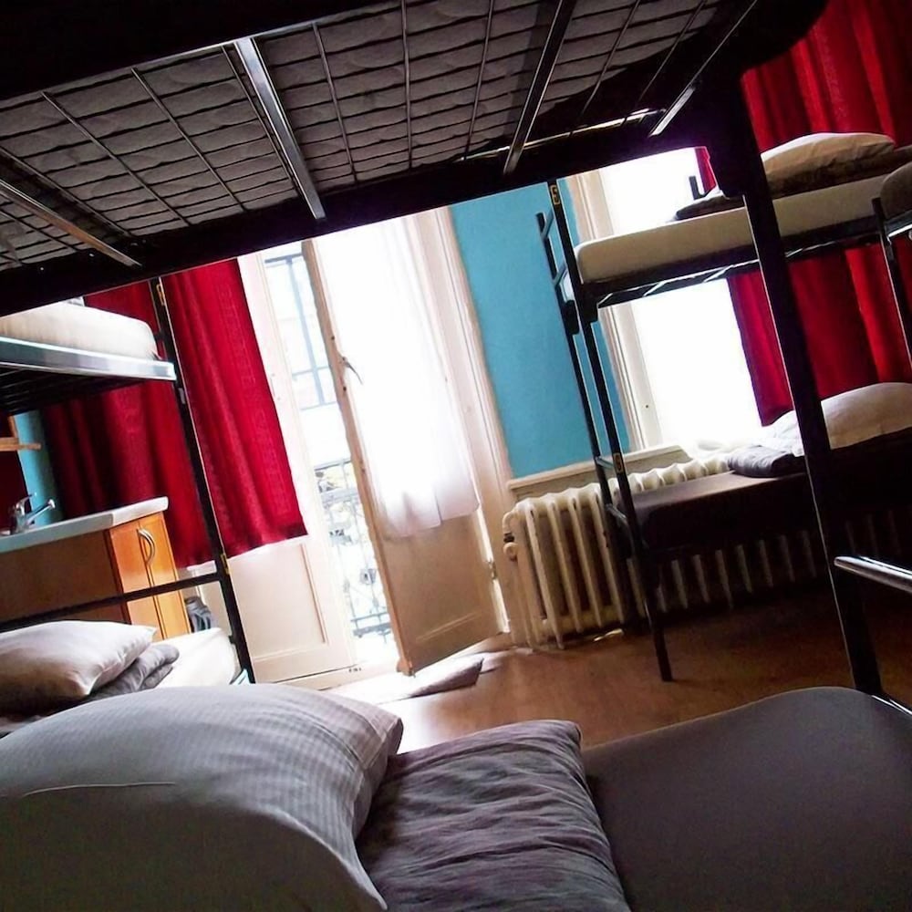 Shared Dormitory, Mixed Dorm, Shared Bathroom (8 persons) photo 1