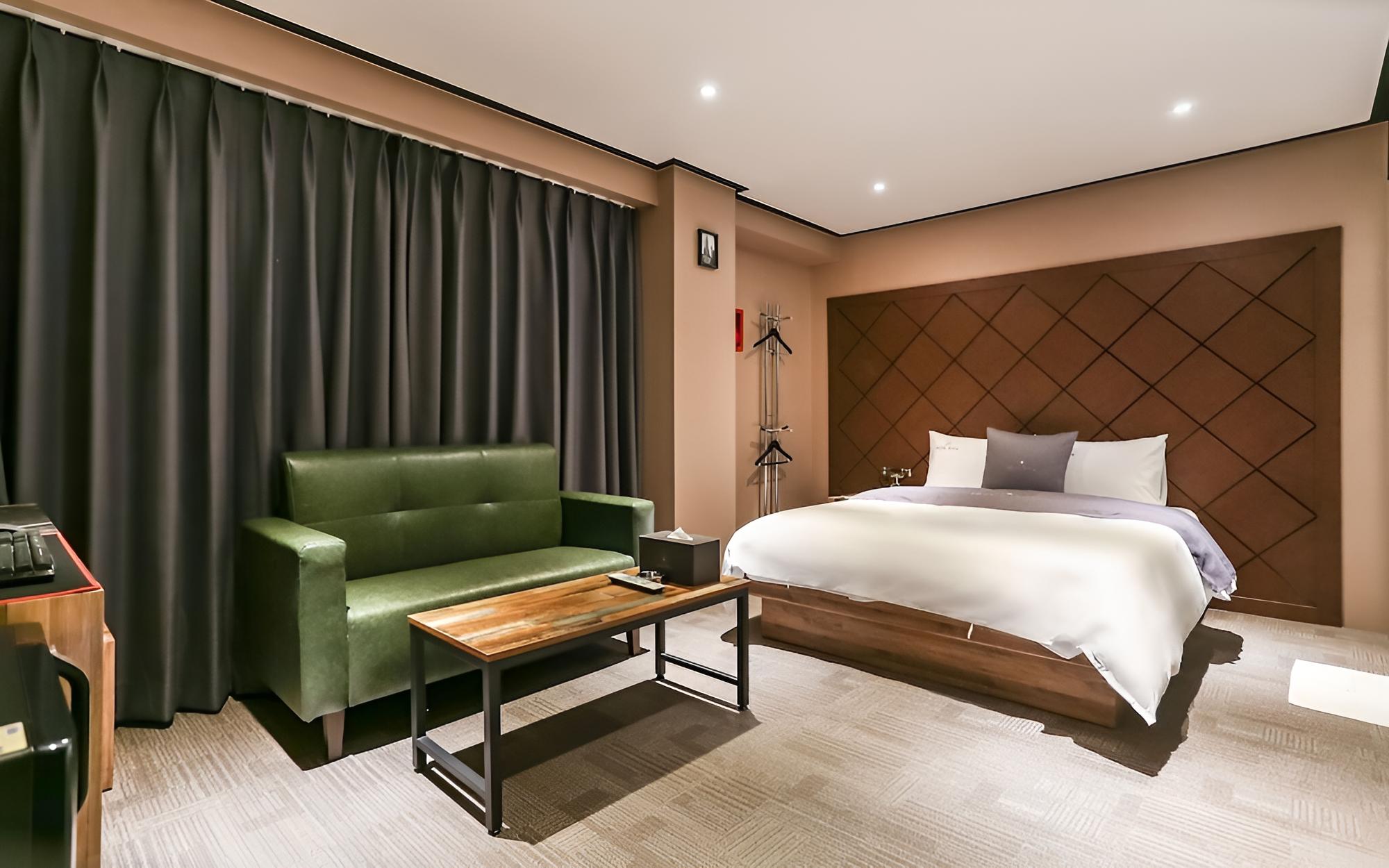 Room (Deluxe bed (NETFLIX available)) - Photo 11