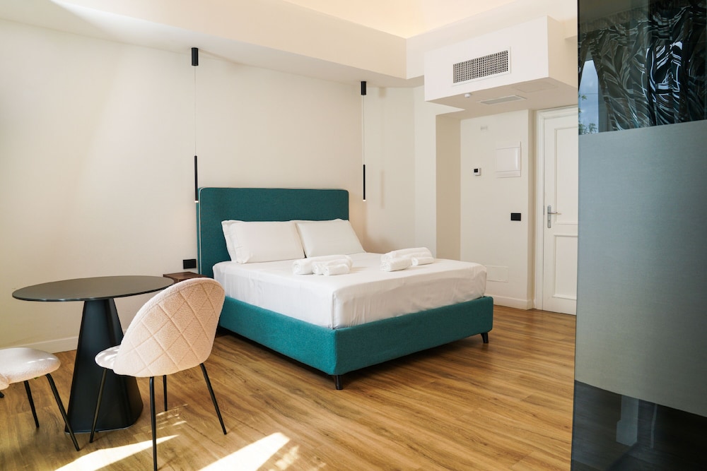 Deluxe Double Room - Photo 1