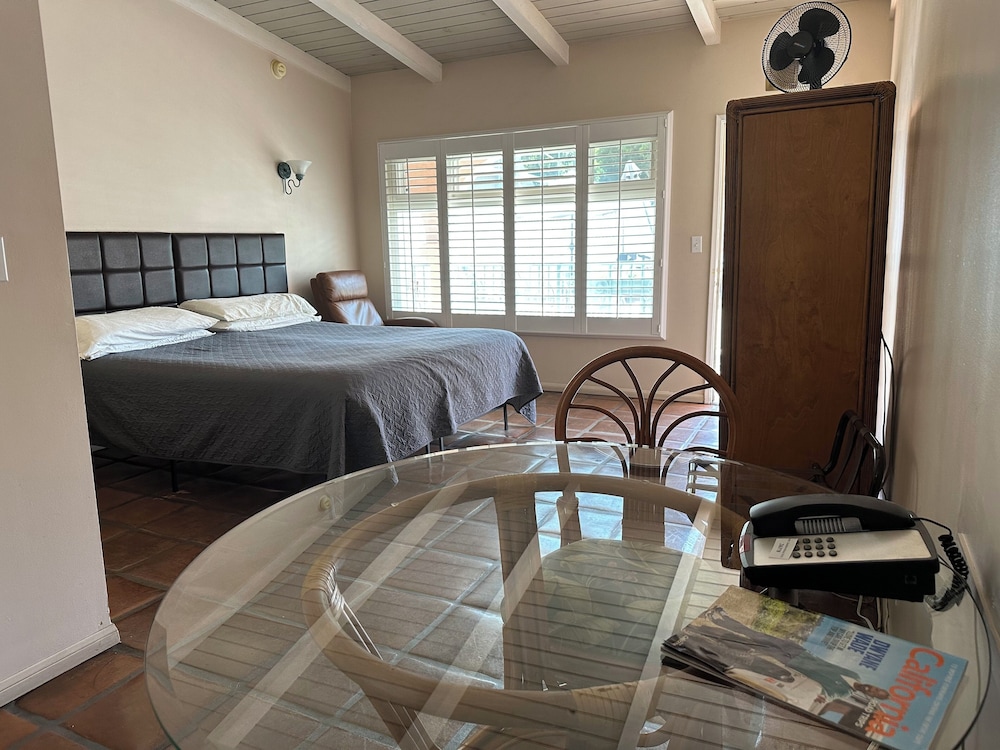 Comfort Twin Room, 1 King Bed, Non Smoking photo 2