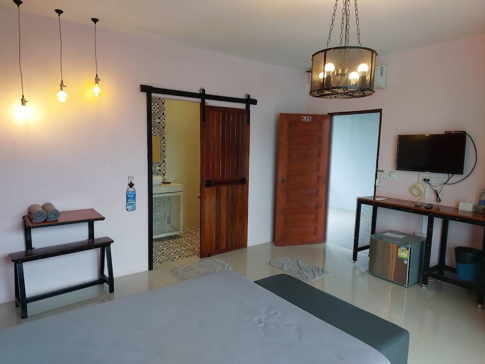 Standard Room, Pool Access photo 2