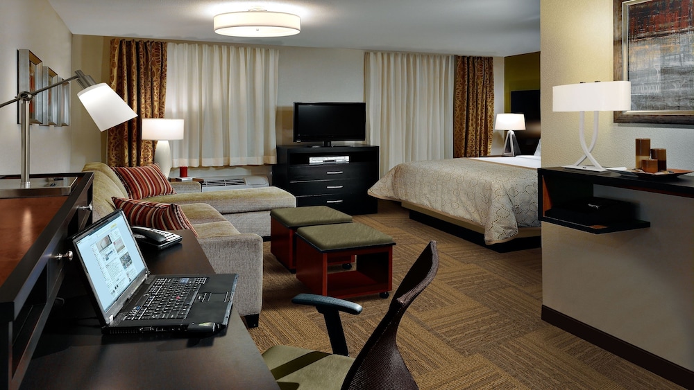 Suite, 1 Bedroom, Kitchen - Photo 1