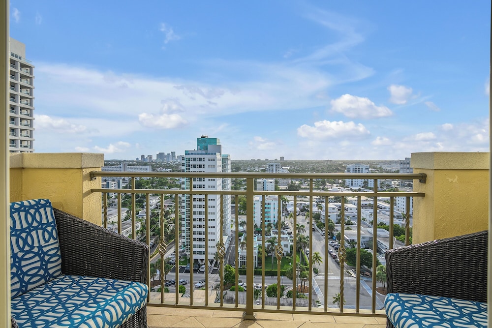 Penthouse, Multiple Beds - Photo 16