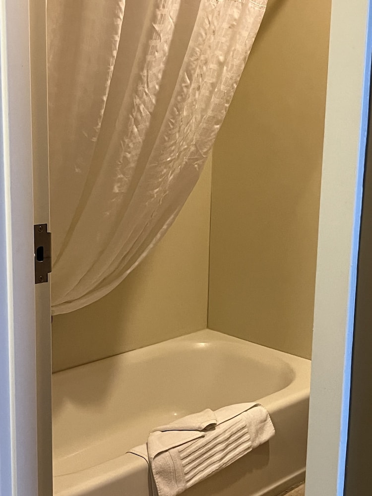 Standard Room, 2 Queen Beds, Non Smoking, Balcony - Photo 8
